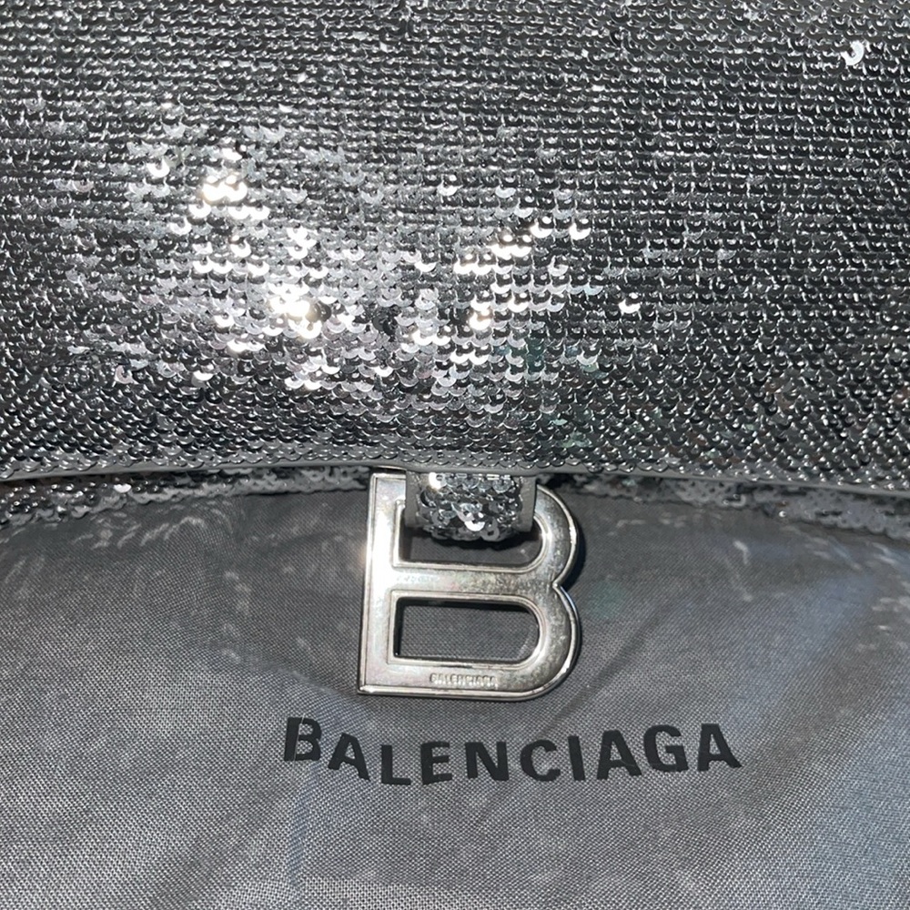 Preloved Balenciaga hourglass sequence silver gorgeous condition 7 1/2”W 4 1/2 H - Picture 3 of 13